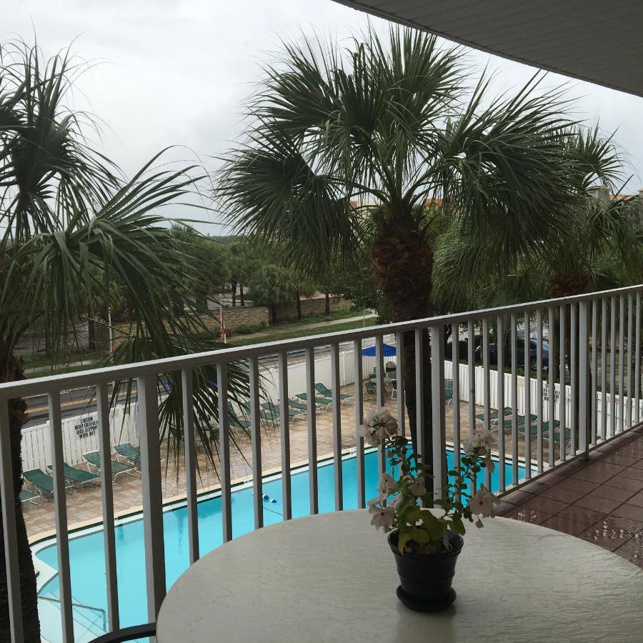 Holiday Villas II ON THE BEACH w/Intercoastal View Clearwater Beach Exterior foto